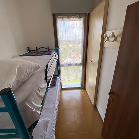 Condominio Aquilone Lignano Sabbiadoro Bagian luar foto