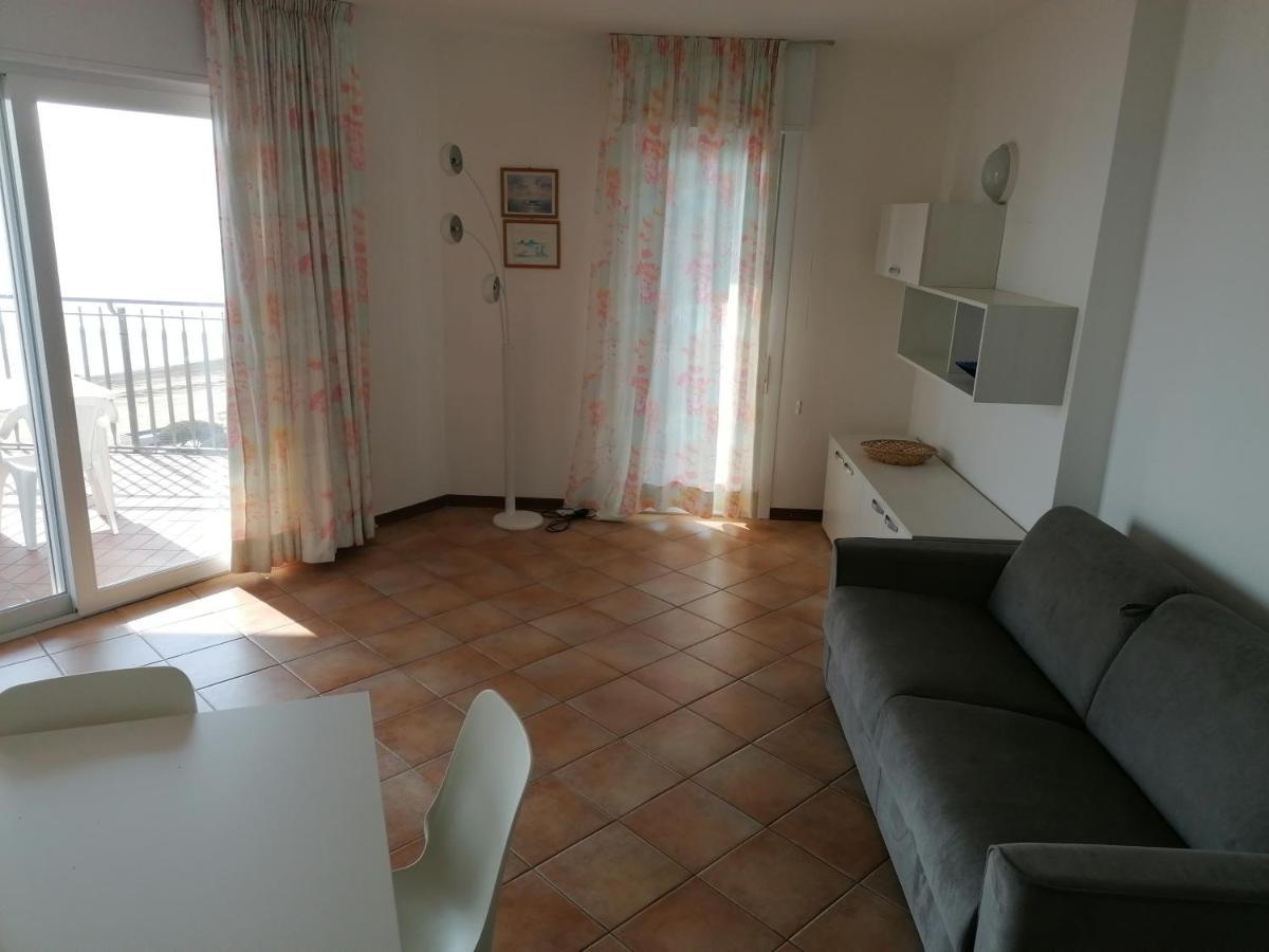 Condominio Aquilone Lignano Sabbiadoro Bagian luar foto
