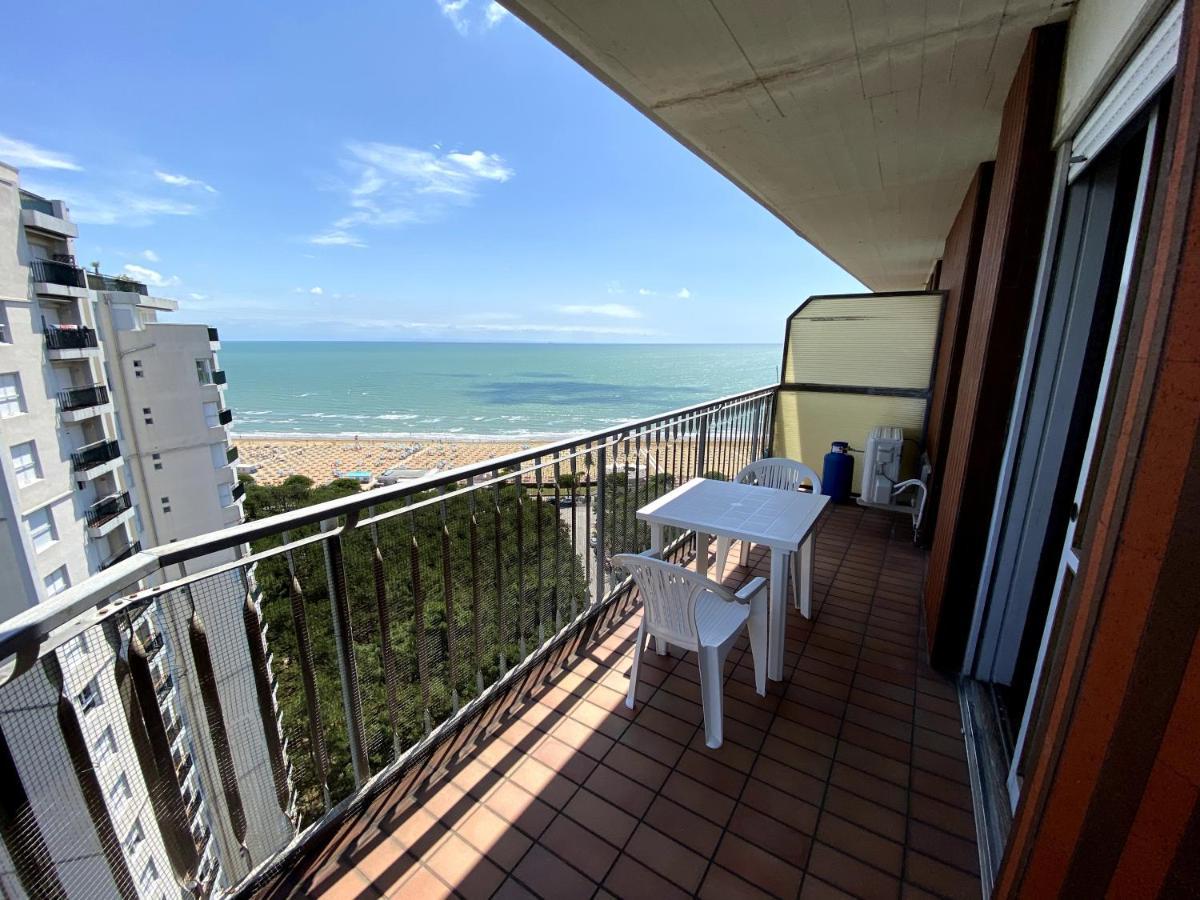 Condominio Aquilone Lignano Sabbiadoro Bagian luar foto