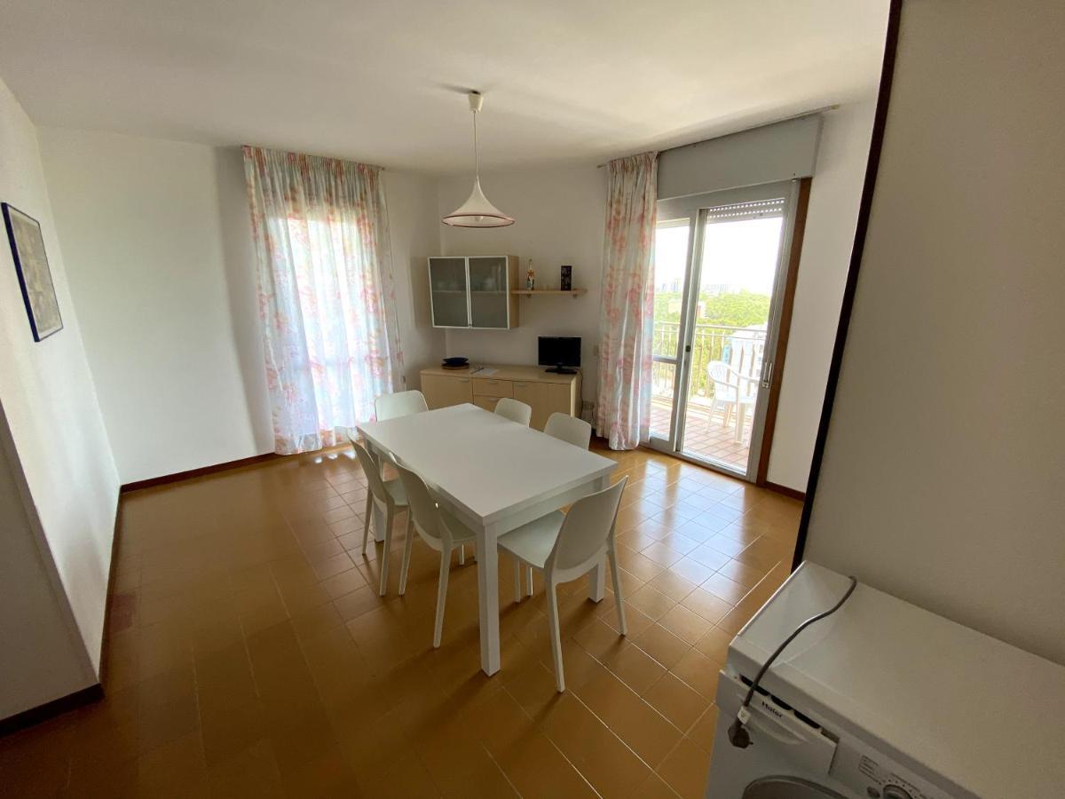 Condominio Aquilone Lignano Sabbiadoro Bagian luar foto