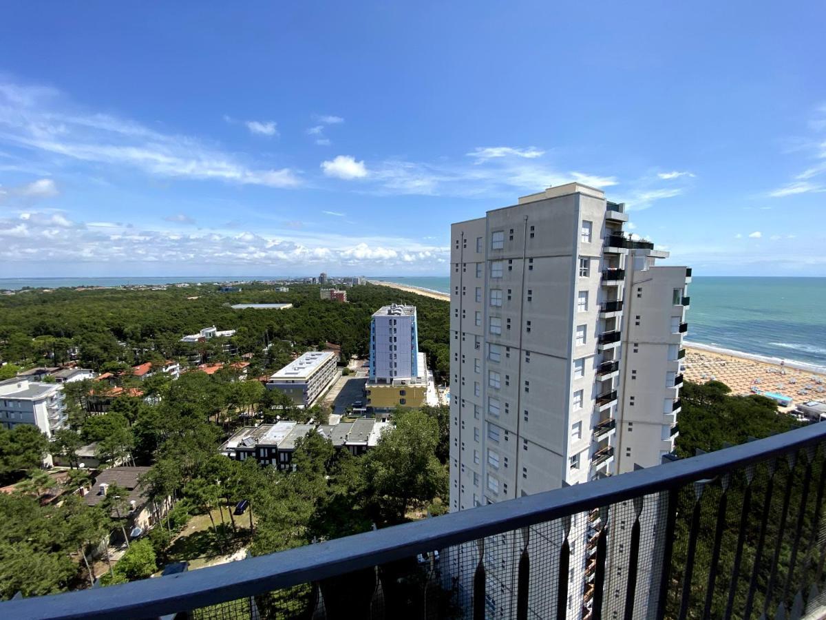 Condominio Aquilone Lignano Sabbiadoro Bagian luar foto