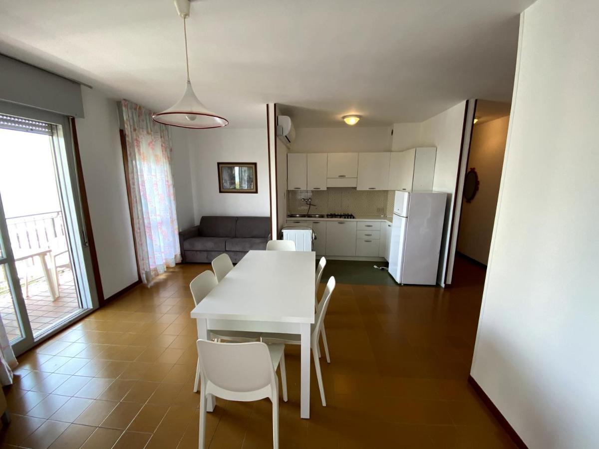 Condominio Aquilone Lignano Sabbiadoro Bagian luar foto