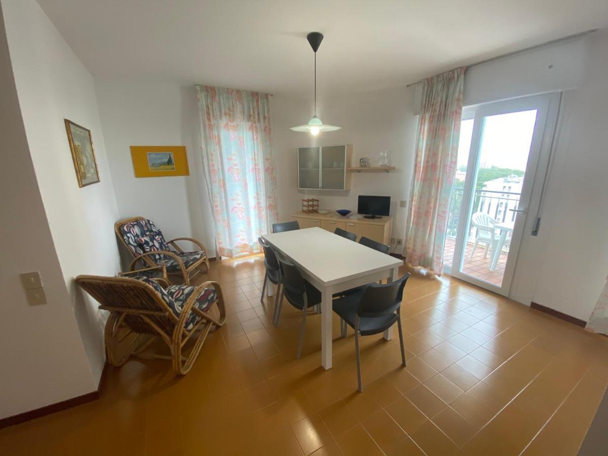 Condominio Aquilone Lignano Sabbiadoro Bagian luar foto