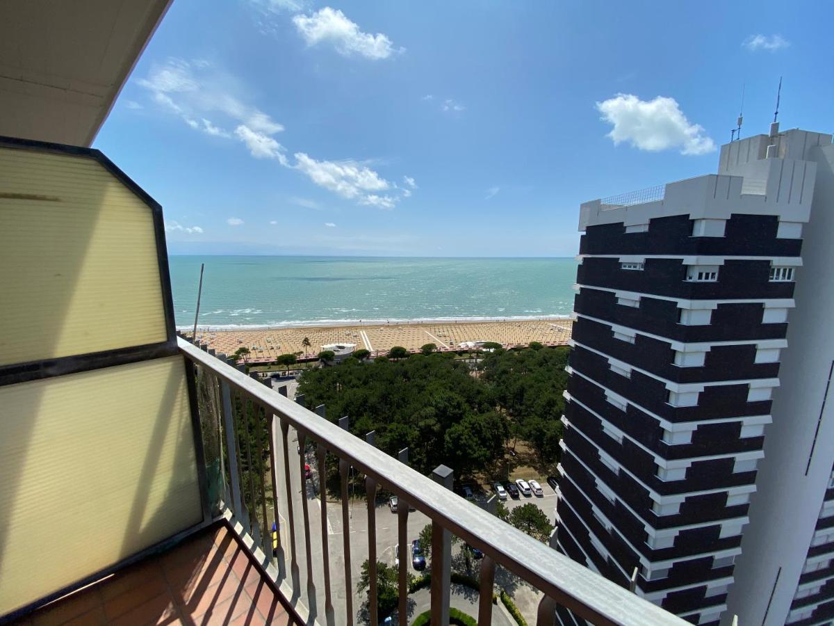 Condominio Aquilone Lignano Sabbiadoro Bagian luar foto