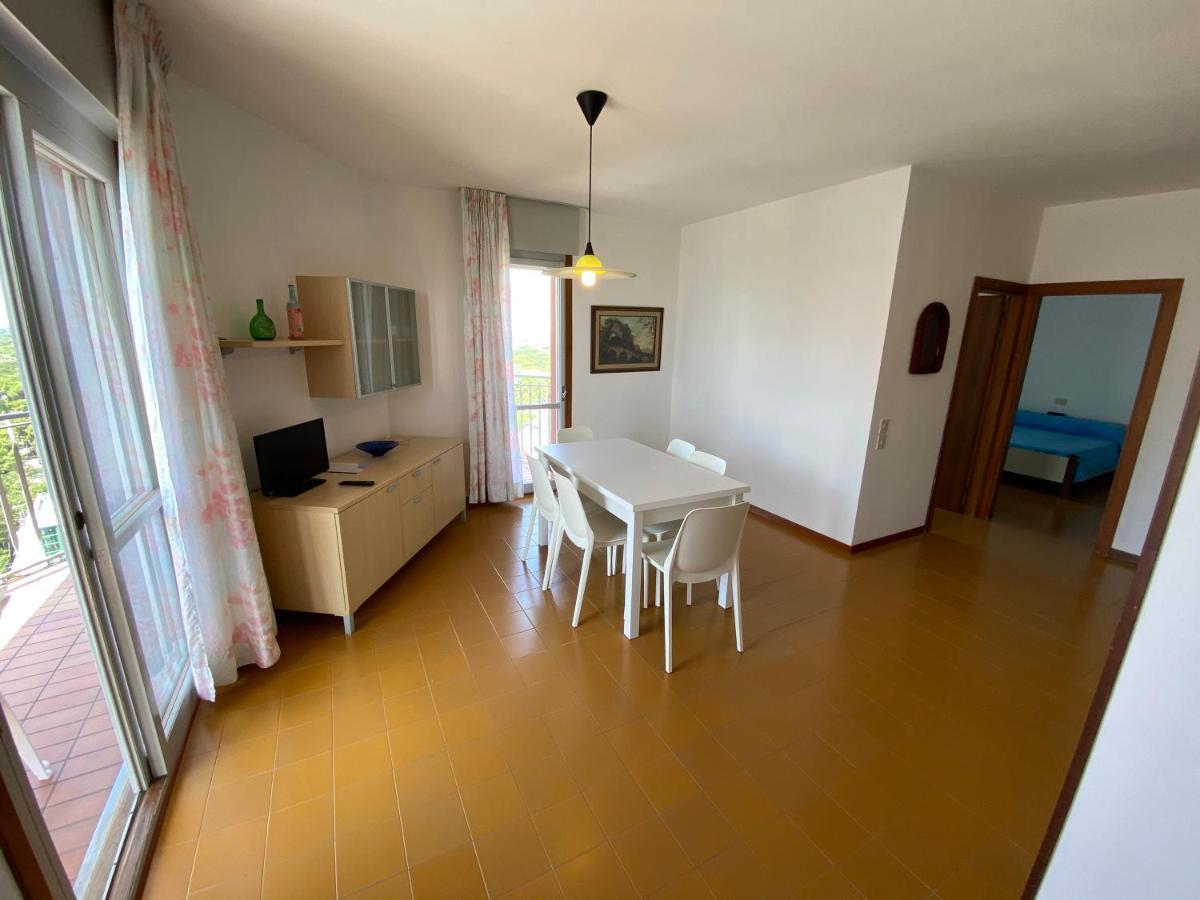 Condominio Aquilone Lignano Sabbiadoro Bagian luar foto