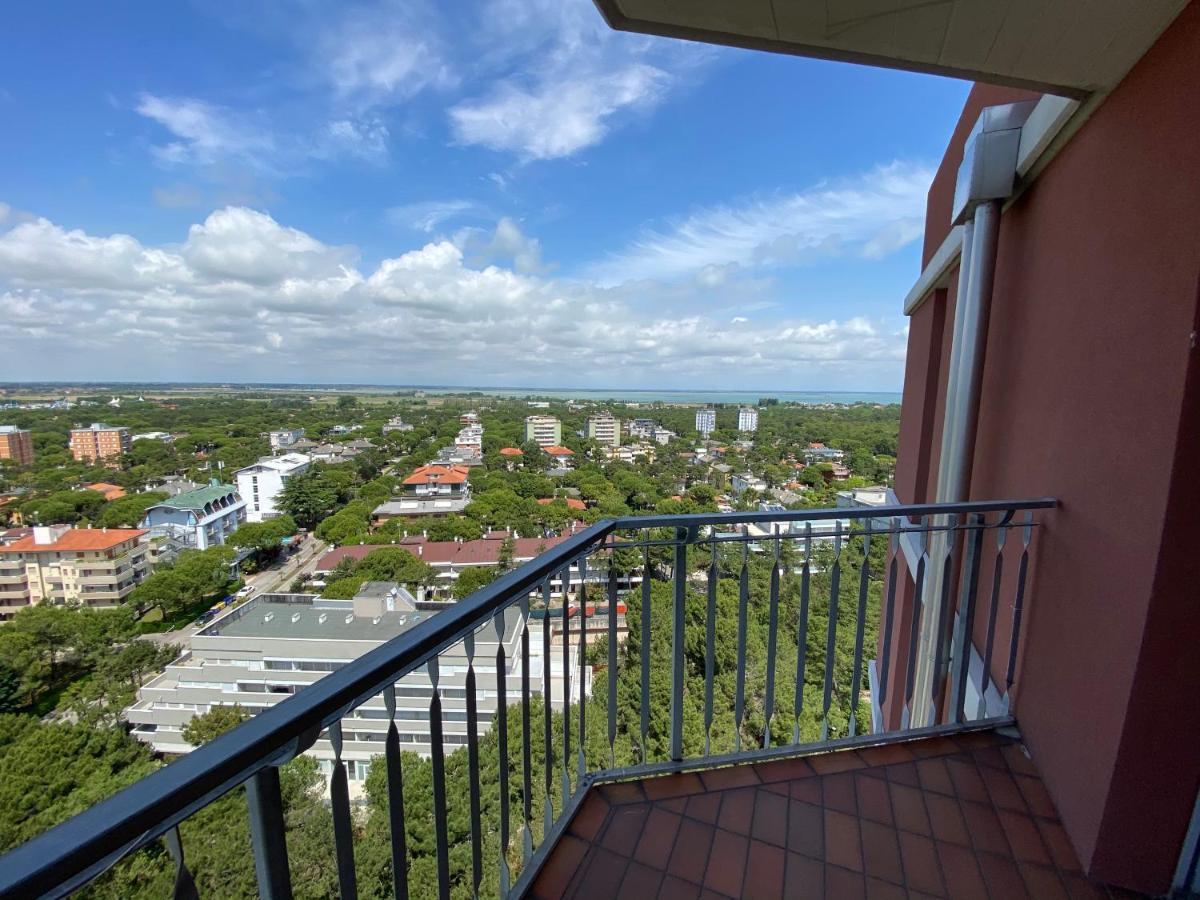 Condominio Aquilone Lignano Sabbiadoro Bagian luar foto