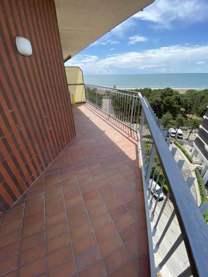 Condominio Aquilone Lignano Sabbiadoro Bagian luar foto