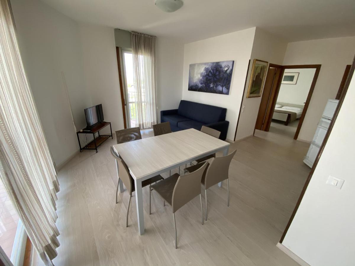 Condominio Aquilone Lignano Sabbiadoro Bagian luar foto